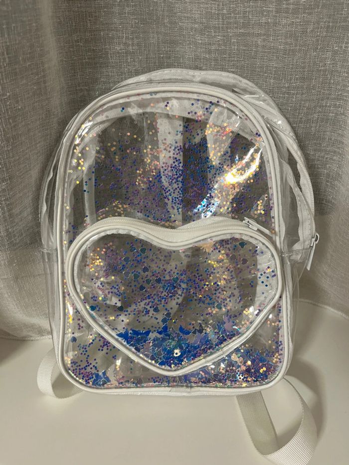 Le sac à dos de Claire