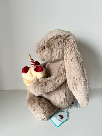 Medium bashful birthday bunny beige Jellycat