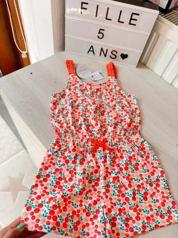 Superbe combi short Okaïdi 5 ans neuve