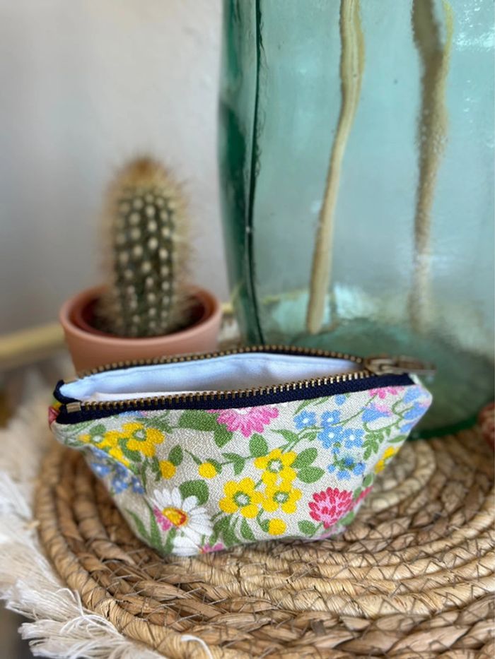 Petit porte-monnaie upcycling imprimé fleuri coloré - photo numéro 2