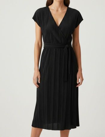 Robe noir plissée