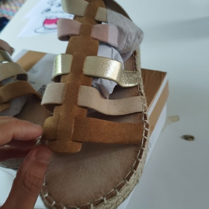 Magnifique espadrilles compensées dorés neuves - photo numéro 4