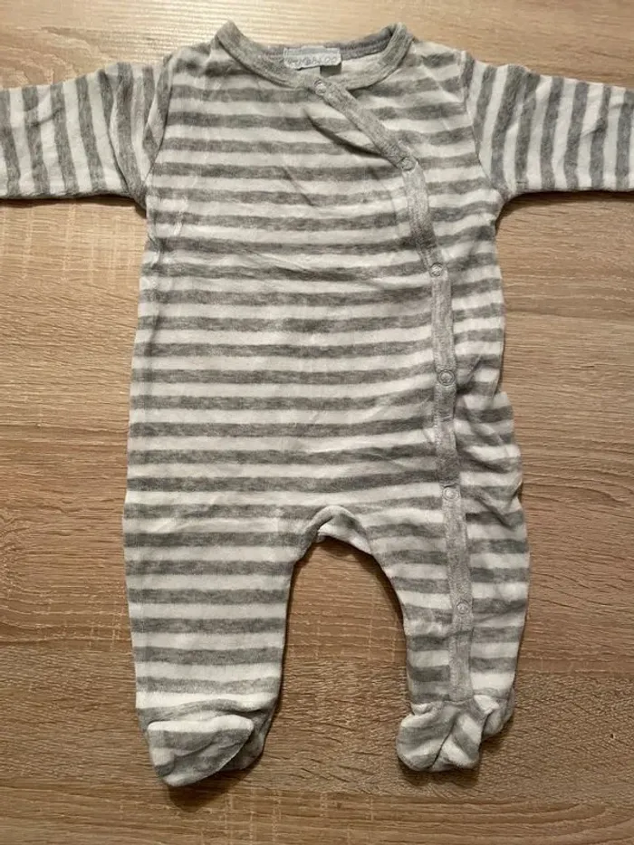 pyjama 1 mois