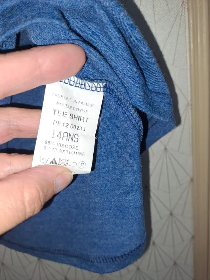 T-shirt fille bleu moucheté 14 ans tbe marque coupée - photo numéro 6
