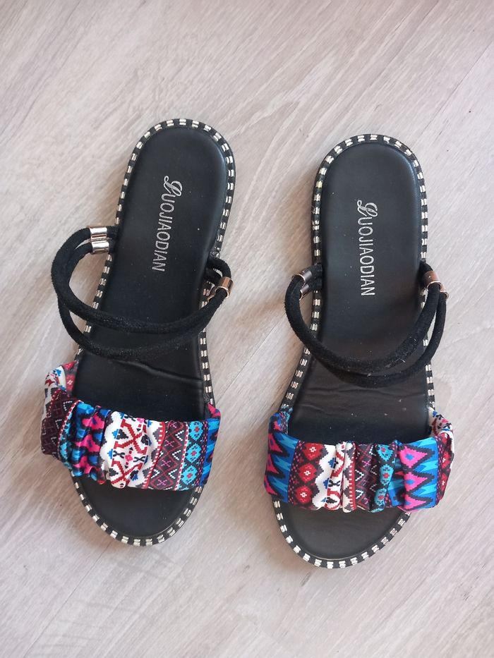 Pairebde claquettes colorée T.36 - photo numéro 3