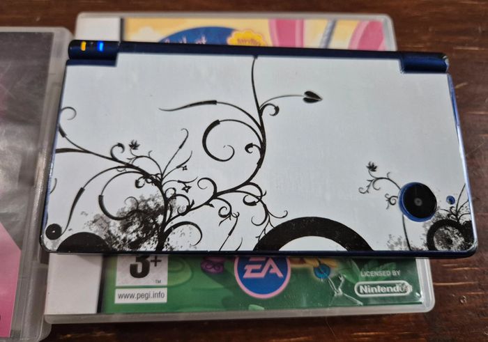 Console Nintendo dsi et jeux - photo numéro 3