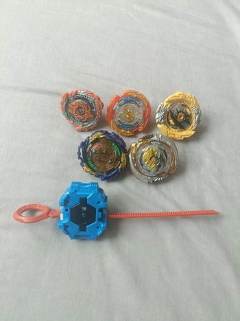 Lot de toupies Beyblade burst