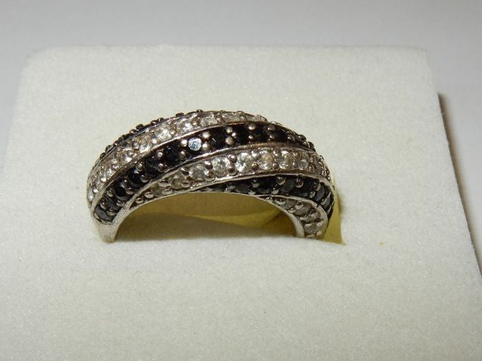 Bague Argent zircons noirs