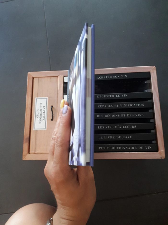 La petite bibliothèque du vin Larousse état neuf - photo numéro 9