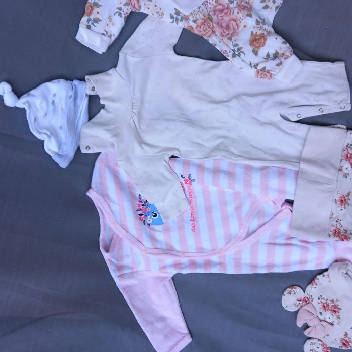 Lot de 8 articles fille 1 mois - photo numéro 4
