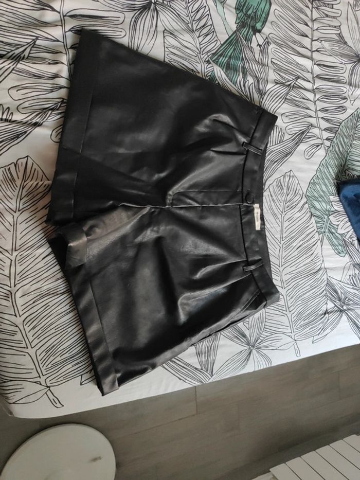 Short simili cuir