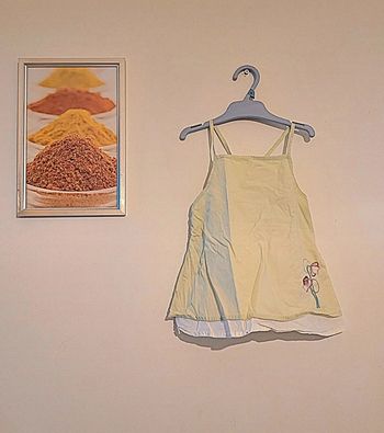 Jolie robe verte pâle et blanche Taille 9 mois