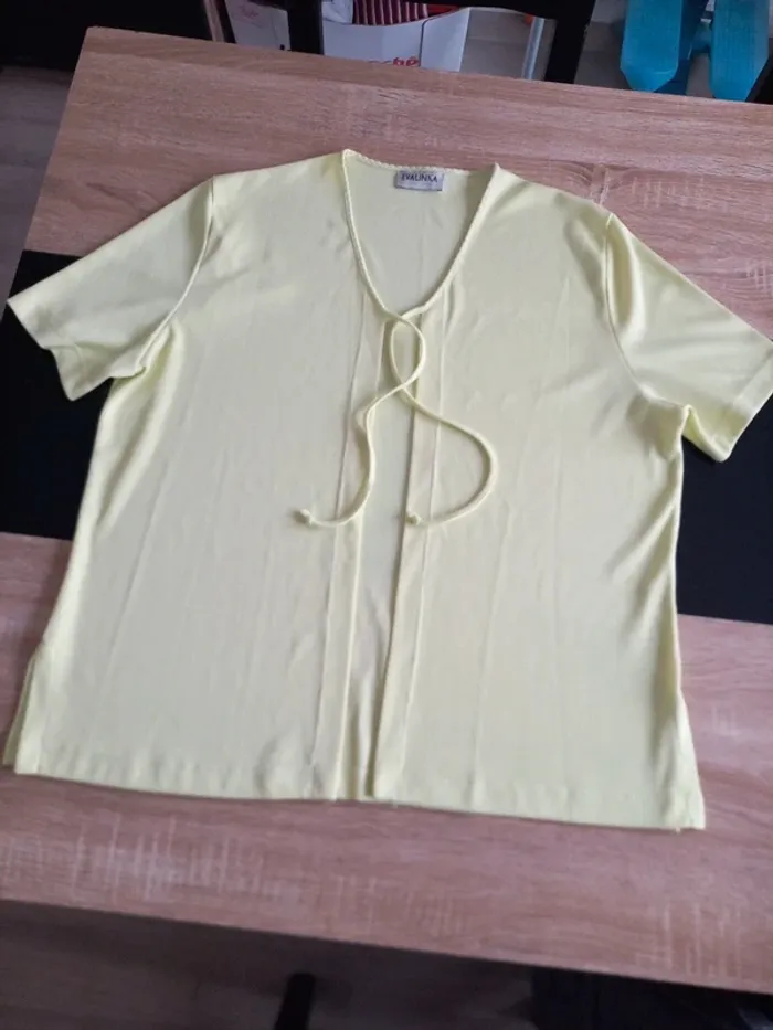 Gilet Tee-shirt manches courtes T42/44 - photo numéro 10