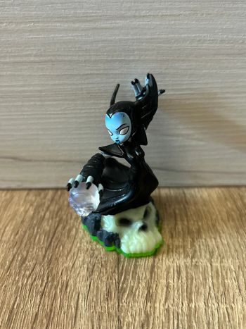 Figurine Hex Skylanders / figurine Hex Skylanders / très bon état / good condition / 2011