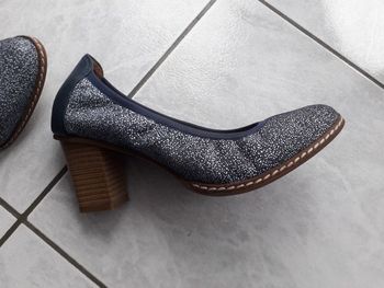 Escarpins bleues et blanches