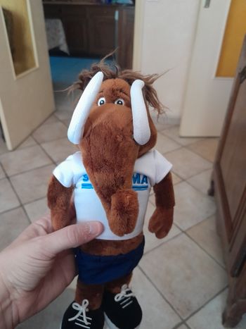 Peluche rhinocéros