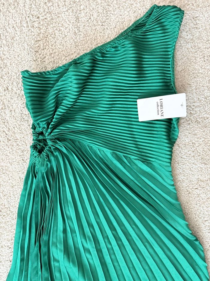 Robe verte plissé - photo numéro 3