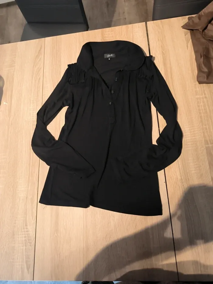T-shirt noir manches longues