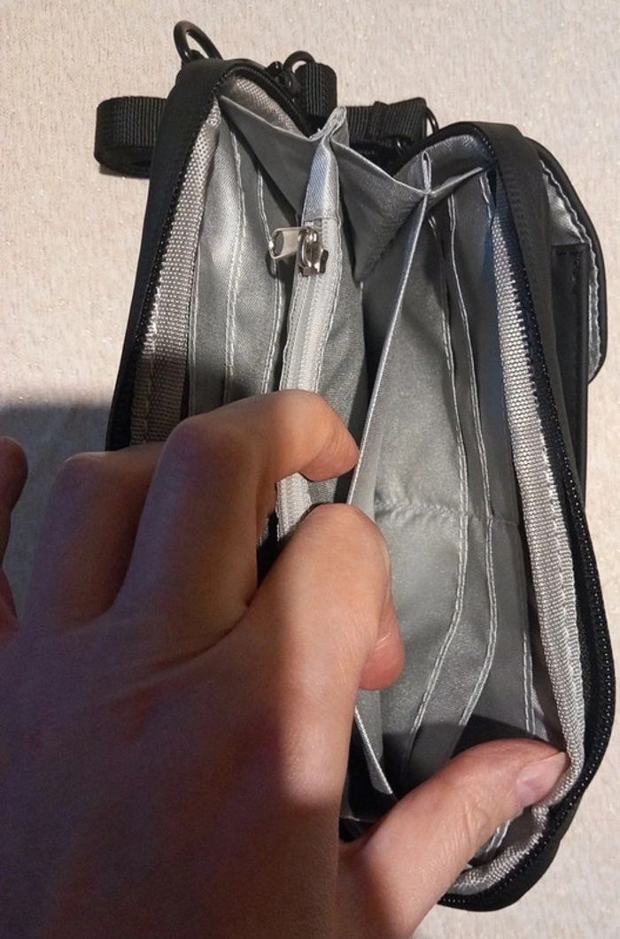 Sacoche Phone bag new rebels - photo numéro 4