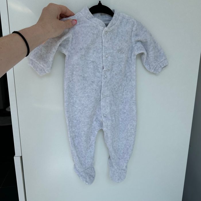 Pyjama + bonnet + gant