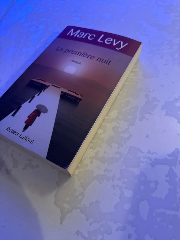 Livre la première nuit - Marc levy - photo numéro 3