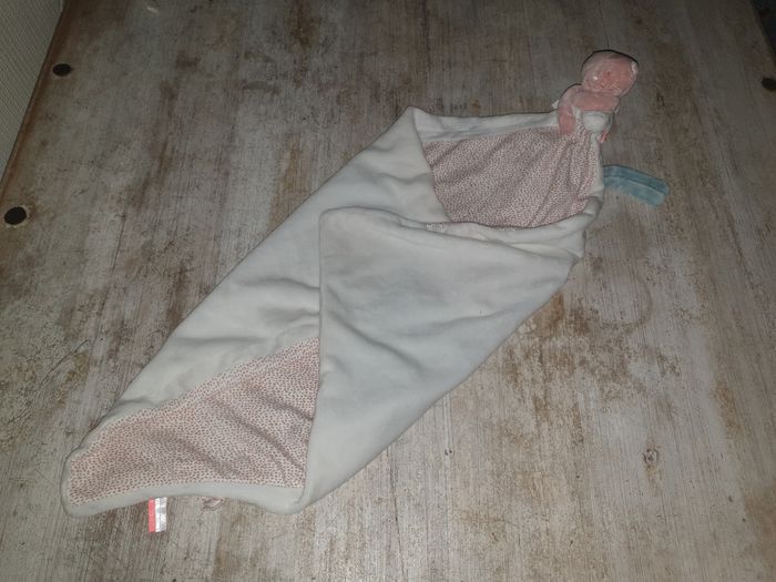 Doudou noukies chat minouchka couverture beige blanc
