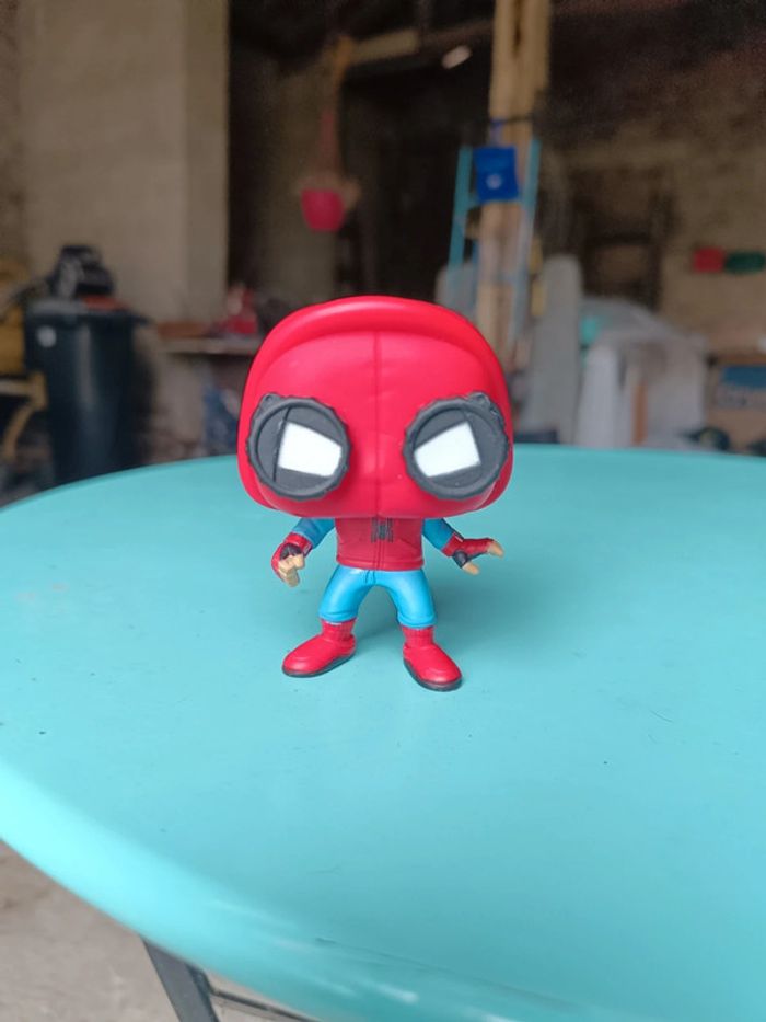 Funko POP Spider-Man Homecoming Spider-Man #222, parfait état