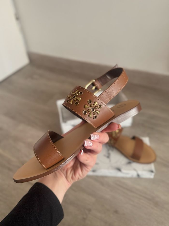 Sandales plates marrons - photo numéro 2