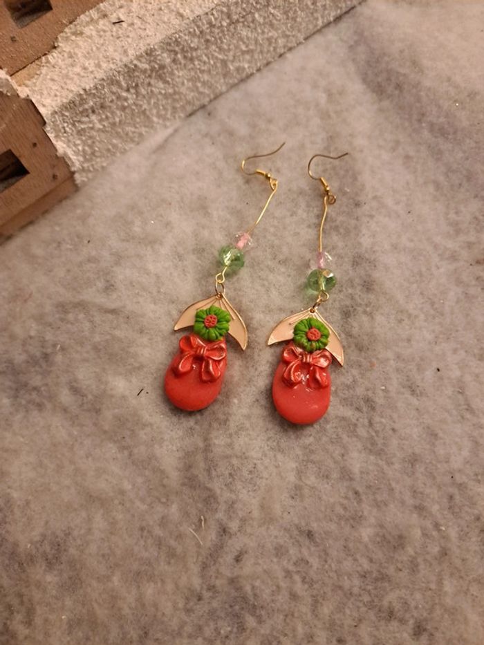 Boucles d'oreilles pendante rose vert - photo numéro 2
