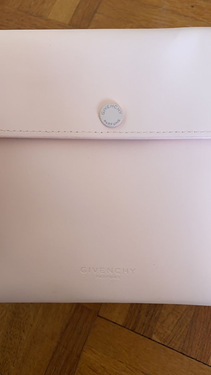 Pochette Civenchy - photo numéro 2