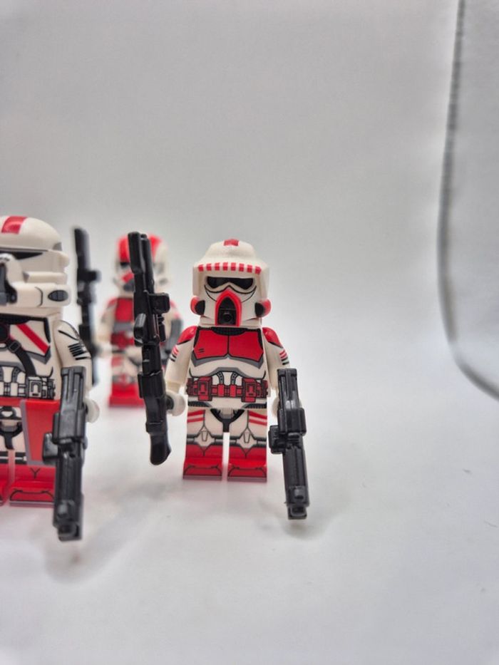 Figurines type lego Escouade de 8 clones de coruscante dont le commandant Fox star wars - photo numéro 6