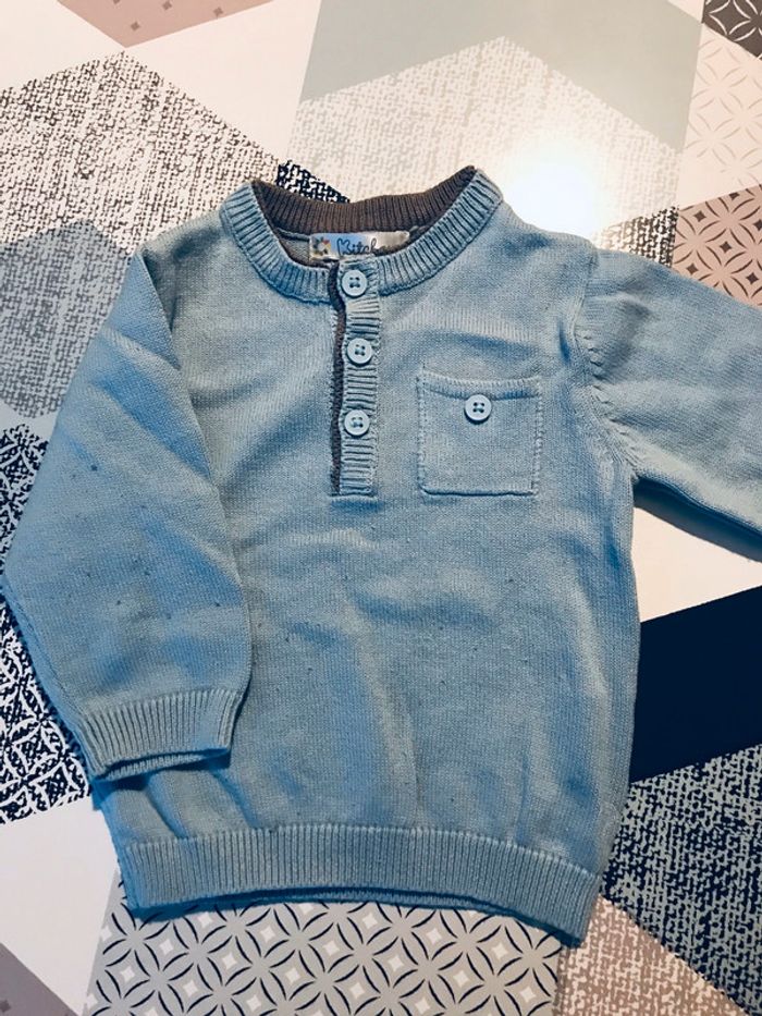 Pull bleu ciel 3 mois