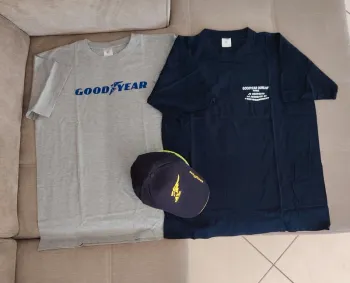 2 t shirt L et une casquette Goodyear neuf