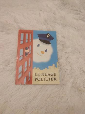 Livre _ Le Nuage Policier - L École des loisirs