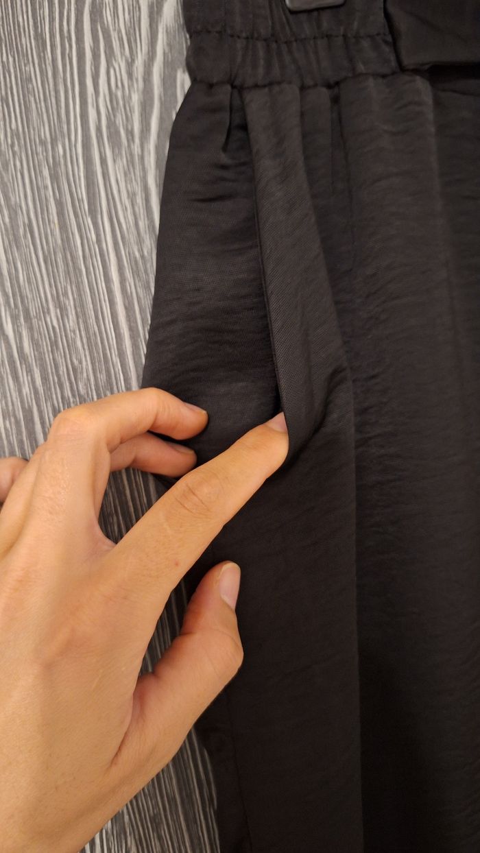 Pantalon crêpe fluide à ceinture élastiquée et nœud noir - photo numéro 5