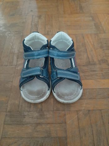 Sandales