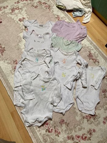 Lot de 10 bodies bébé