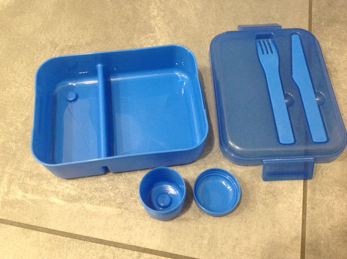 Lunch box / Boîte à repas bleue - photo numéro 9