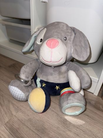 Peluche éveil sensoriel bébé 