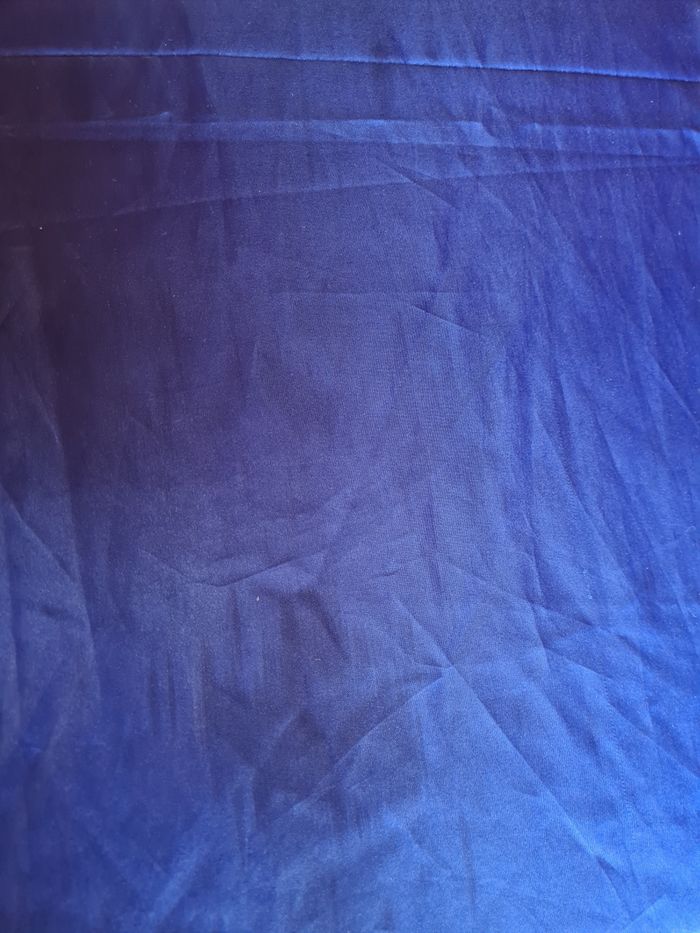 Lot 5 nappes bleu royal satinées pour table rectangulaire 8 personnes - photo numéro 4