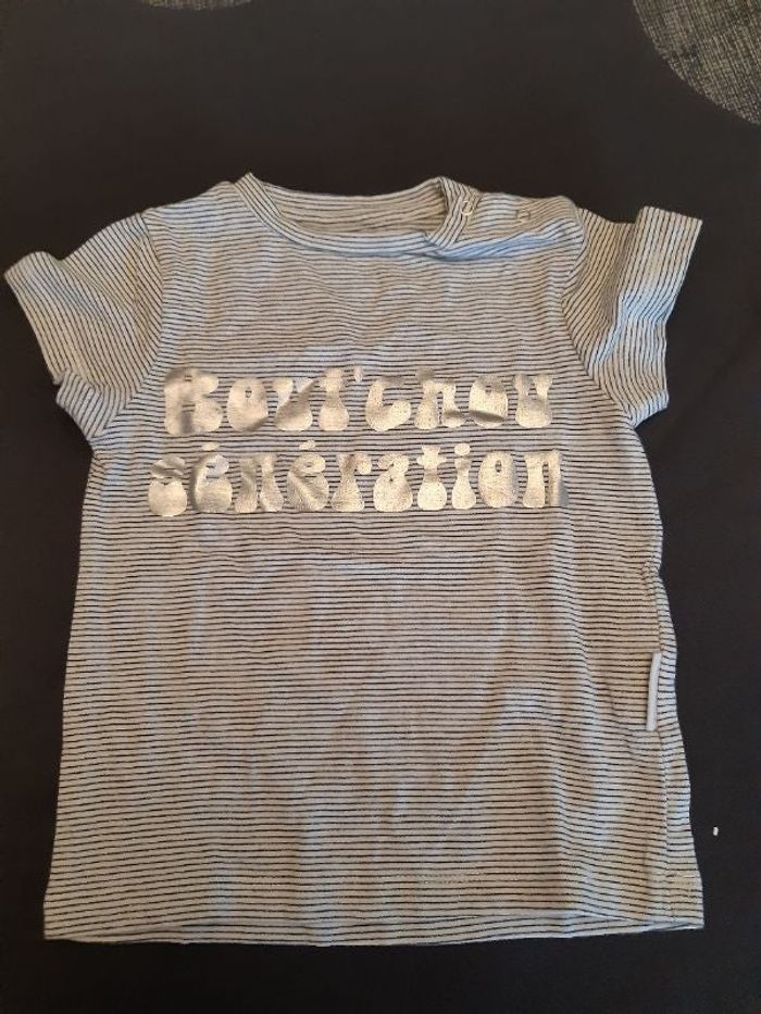 T-shirt rayé avec message argenté