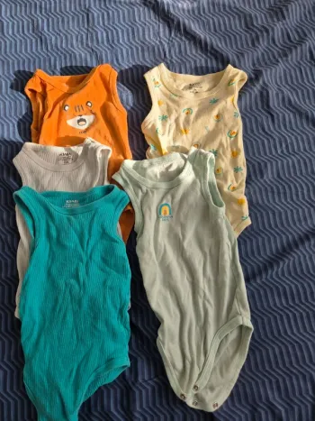 Lot bodies débardeur 12 mois