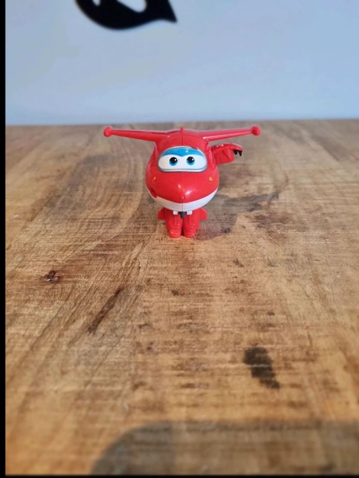 Figurine avion super wings