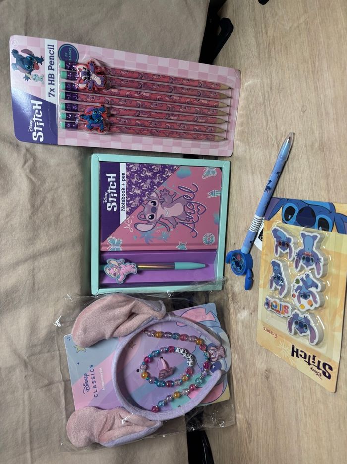 Lot Angel Stitch Disney divers accessoires
