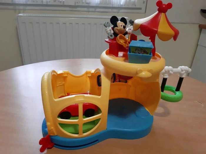 Garage de Mickey - photo numéro 2