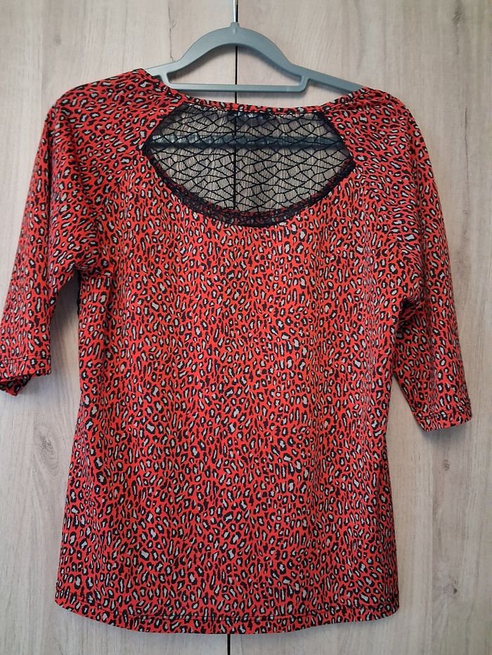 Petit haut rouge et noir