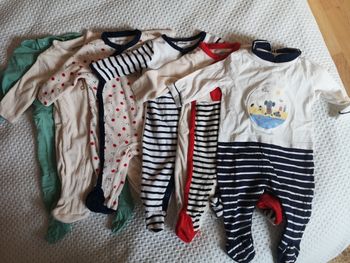 6  pyjamas de 3 mois
