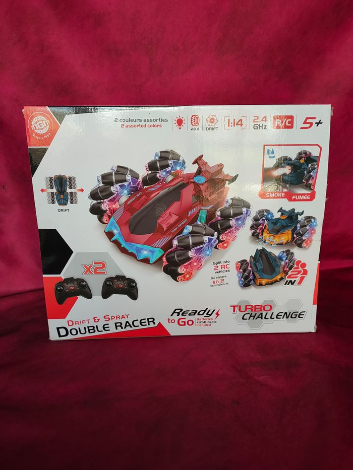 Voiture télécommandée échelle 1/14 neuve jamais servie