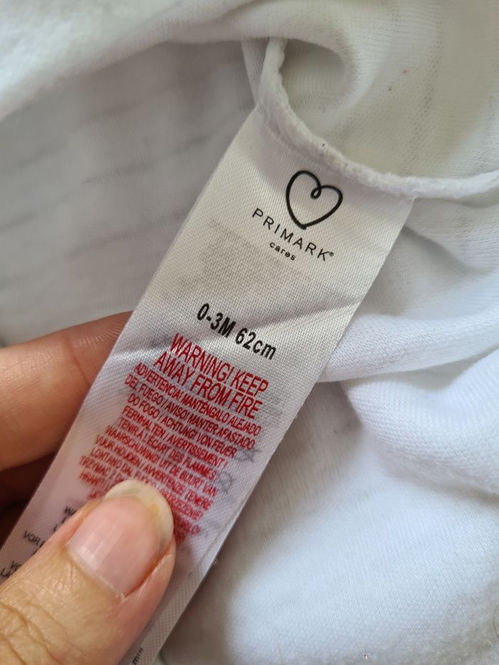 Lot de 4 bodies - 3mois - photo numéro 2