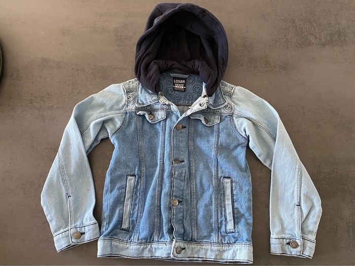 Veste en jean’s avec capuche taille 6 ans Losan
